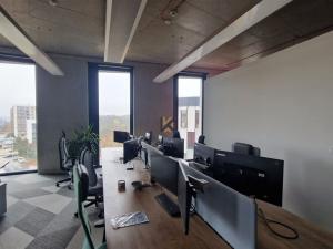 Pronájem kanceláře, Praha, Kladenská, 235 m2