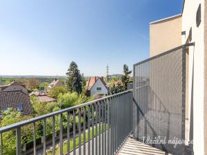 Pronájem bytu 1+kk, Praha - Kyje, Za černým mostem, 24 m2