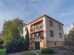 Pronájem bytu 3+kk, Hluboká nad Vltavou, Husova, 77 m2