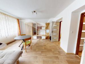 Pronájem bytu 2+1, Žlutice, Nádražní, 56 m2