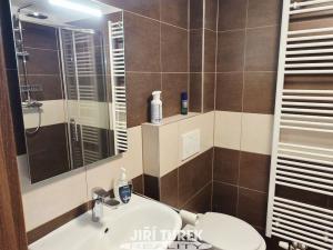 Pronájem bytu 2+kk, Jince, Zborovská, 39 m2