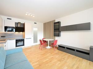 Pronájem bytu 1+kk, Praha - Modřany, Mezi vodami, 33 m2