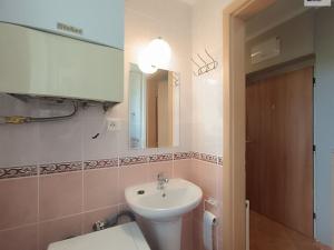 Pronájem bytu 2+kk, Praha - Dubeč, Winklerova, 57 m2