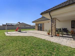 Prodej rodinného domu, Hrádek, 281 m2