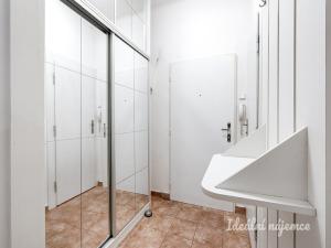 Pronájem bytu 2+kk, Praha - Libeň, U skládky, 51 m2