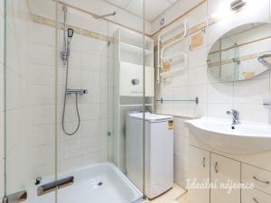 Pronájem bytu 2+kk, Praha - Libeň, U skládky, 51 m2