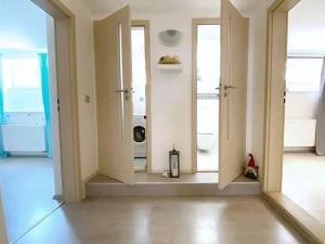 Pronájem bytu 3+kk, Praha - Střešovice, U střešovických hřišť, 95 m2
