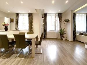 Pronájem bytu 3+kk, Praha - Střešovice, U střešovických hřišť, 95 m2