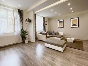 Pronájem bytu 3+kk, Praha - Střešovice, U střešovických hřišť, 95 m2