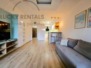 Pronájem bytu 2+kk, Praha - Hloubětín, Granitova, 53 m2