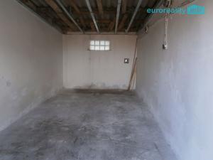 Pronájem garáže, Karlovy Vary, U Podjezdu, 24 m2