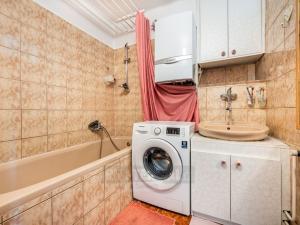 Prodej bytu 2+1, Trhové Sviny, Sídliště, 63 m2