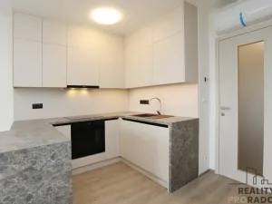 Pronájem bytu 1+kk, Praha - Háje, Výstavní, 38 m2