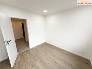 Prodej bytu 4+kk, Praha - Kobylisy, Chabařovická, 69 m2