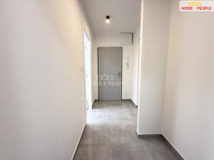 Prodej bytu 4+kk, Praha - Kobylisy, Chabařovická, 69 m2