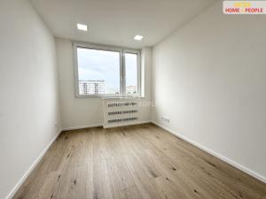 Prodej bytu 4+kk, Praha - Kobylisy, Chabařovická, 69 m2