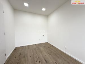 Prodej bytu 4+kk, Praha - Kobylisy, Chabařovická, 69 m2