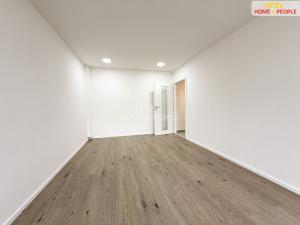 Prodej bytu 4+kk, Praha - Kobylisy, Chabařovická, 69 m2