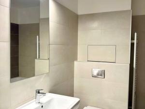 Prodej bytu 1+kk, Praha - Kobylisy, Davídkova, 49 m2