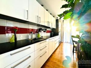 Prodej bytu 3+kk, Praha, Ke kapslovně, 88 m2