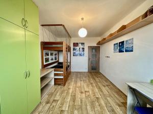 Pronájem bytu 3+kk, Nehodiv, 74 m2