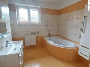Pronájem bytu 3+kk, Cheb, Riegerova, 70 m2