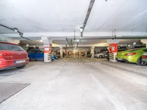 Prodej garážového stání, Praha, Ve Lhotce, 11 m2