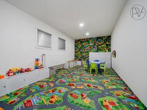 Prodej ubytování, Řeka, 250 m2