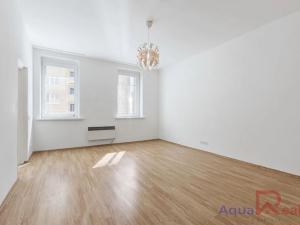 Prodej bytu 3+1, Karlovy Vary, Závodu míru, 66 m2