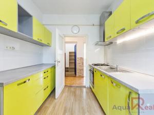 Prodej bytu 3+1, Karlovy Vary, Závodu míru, 66 m2