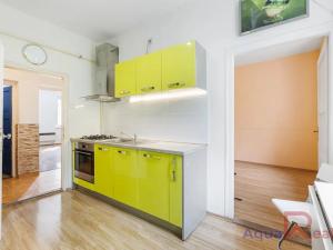 Prodej bytu 3+1, Karlovy Vary, Závodu míru, 66 m2