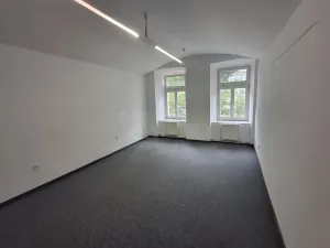 Pronájem kanceláře, Kolín, Karlovo náměstí, 31 m2