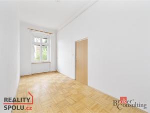 Prodej bytu 2+1, Karlovy Vary, Svahová, 57 m2