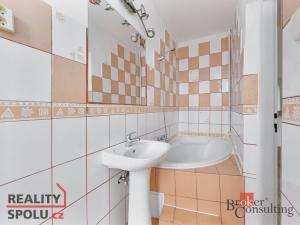 Prodej bytu 2+1, Karlovy Vary, Svahová, 57 m2