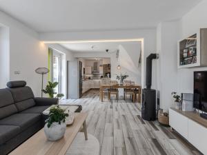 Prodej rodinného domu, Řečany nad Labem, K Tišině, 150 m2