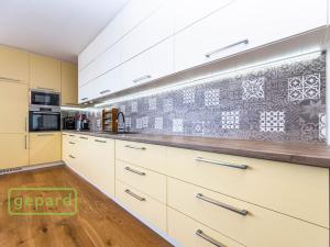 Prodej bytu 4+kk, Horoměřice, Karla IV., 97 m2