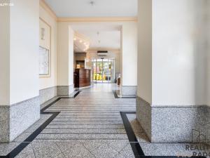 Pronájem garážového stání, Praha - Vinohrady, U Zvonařky, 15 m2