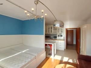 Pronájem bytu 1+kk, Praha - Vysočany, Pod Harfou, 48 m2