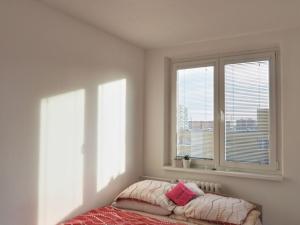 Pronájem bytu 2+kk, Brno - Židenice, Bzenecká, 40 m2