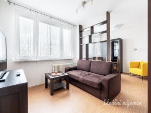 Pronájem bytu 2+1, Praha - Strašnice, Pod strání, 57 m2