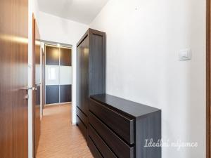 Pronájem bytu 2+1, Praha - Strašnice, Pod strání, 57 m2