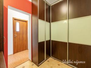 Pronájem bytu 2+1, Praha - Strašnice, Pod strání, 57 m2