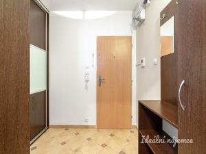 Pronájem bytu 2+1, Praha - Strašnice, Pod strání, 57 m2