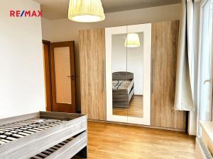Pronájem bytu 2+kk, Praha - Horní Měcholupy, Modenská, 64 m2