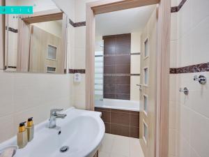 Pronájem bytu 4+1, Olomouc - Lazce, Dlouhá, 71 m2
