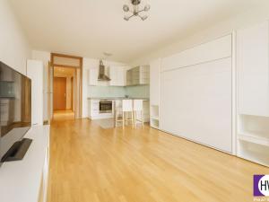 Pronájem bytu 1+kk, Praha, Valečovská, 45 m2