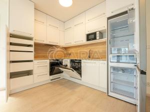 Pronájem bytu 2+kk, Praha, Pekařova, 50 m2
