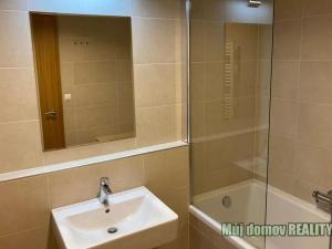 Pronájem bytu 2+kk, Praha - Holešovice, Komunardů, 65 m2