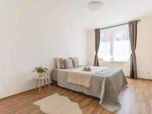 Pronájem bytu 3+kk, Praha - Čakovice, Theinova, 83 m2