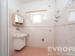 Prodej vily, Praha - Dolní Počernice, Listopadová, 139 m2